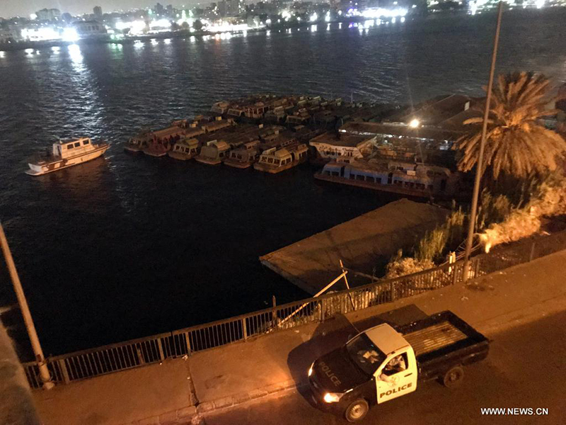سقوط حافلة ركاب بنهر النيل من أعلى كوبري شمال غرب القاهرة
