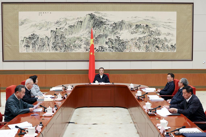 رئيس مجلس الدولة الصيني يشدد على استقرار إمدادات الطاقة وأمنها