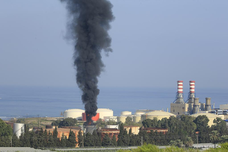 وزير الطاقة اللبنانى يعلن السيطرة على حريق في خزان بنزين جنوبي البلاد