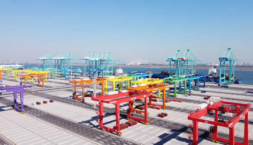 الأولى من نوعها في العالم: افتتاح محطة خالية من الكربون في ميناء تيانجين