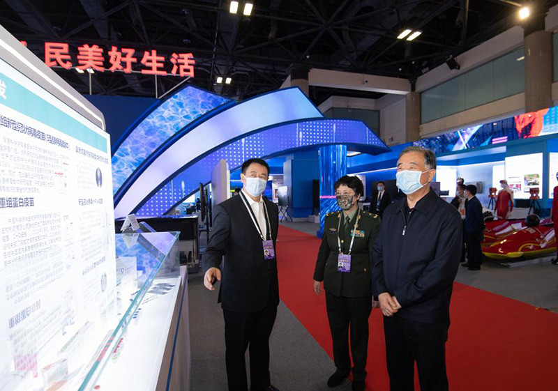 شي يدعو إلى بذل جهود أكبر لبناء قوة الصين في العلوم والتكنولوجيا
