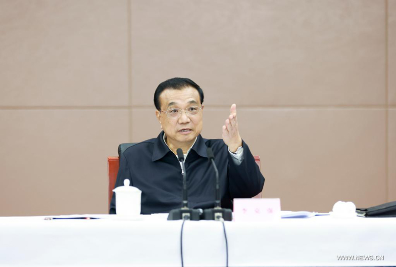 رئيس مجلس الدولة الصيني يحث على بذل جهود لتعزيز وتقوية كيانات السوق