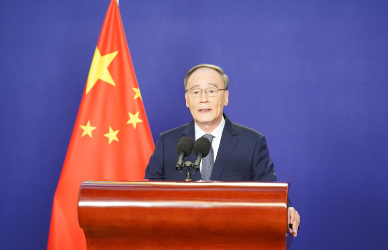 نائب الرئيس الصيني يشدد على أهمية بناء اقتصاد عالمي منفتح