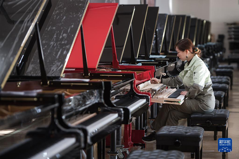 ييتشانغ، هوبى: أحد أبرز قواعد صناعة البيانو في العالم