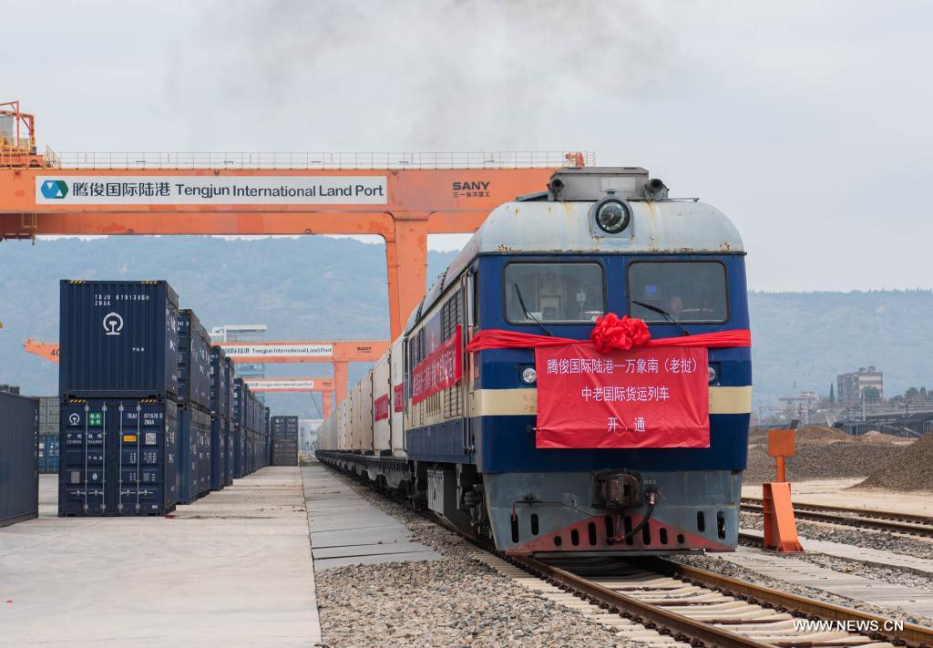 تشغيل أول قطار سلسلة تبريد على سكة حديد الصين-لاوس