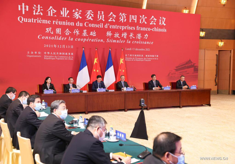 الصين وفرنسا تتعهدان بتعزيز التعاون الاقتصادي والمالي