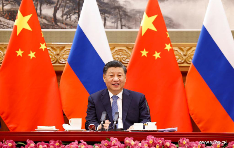 شي: الصين وروسيا حصن يدافع عن ممارسة التعددية الحقيقية والتمسك بالإنصاف والعدالة