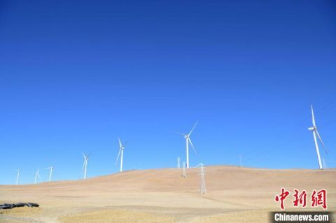 أعلى حقل لطاقة الرياح في العالم يدخل العمل في مرتفعات التبت