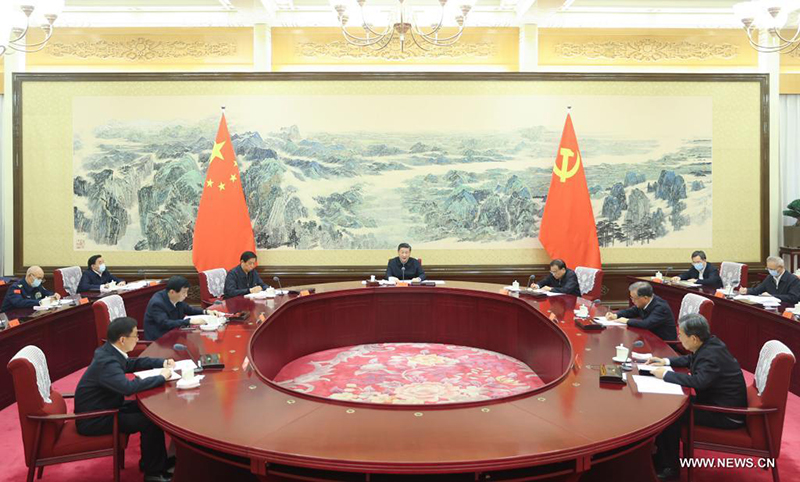 قيادة الحزب الشيوعي الصيني تشدد على تعزيز الثقة التاريخية والوحدة والروح القتالية
