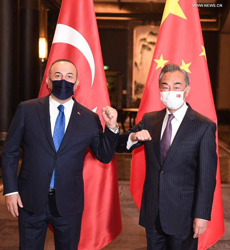 وزيرا خارجية الصين وتركيا يجريان محادثات حول العلاقات الثنائية