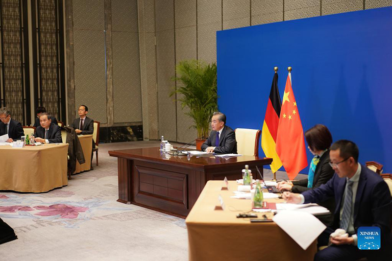 الصين وألمانيا تتعهدان بتعميق التعاون في مختلف المجالات