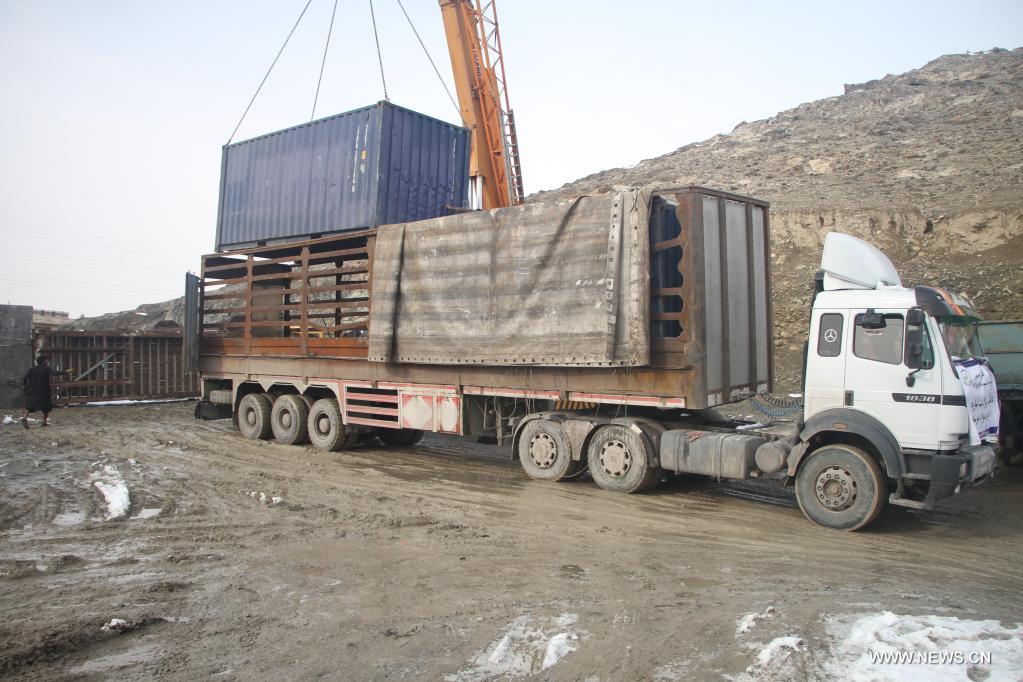 مسؤول: نقل إمدادات غذائية مقدمة من الصين إلى مقاطعات أفغانية