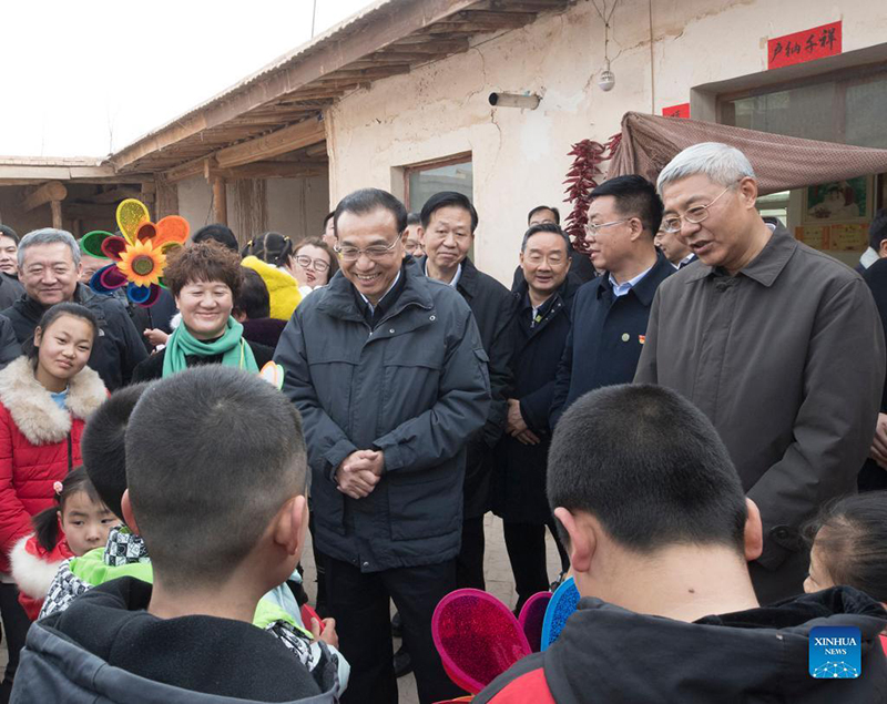 رئيس مجلس الدولة الصيني يشدد على ضرورة ضمان سبل عيش الشعب
