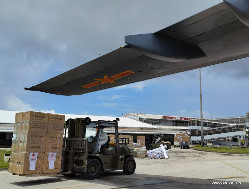 طائرتان عسكريتان صينيتان توصلان إمدادات إغاثة إلى تونغا