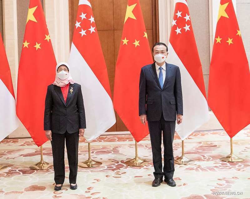 الصين وسنغافورة تتفقان على تعزيز التعاون