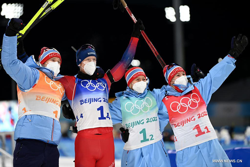 النرويج تحرز ذهبية التتابع المختلط للبياثلون 6x4 كم في أولمبياد بكين 2022