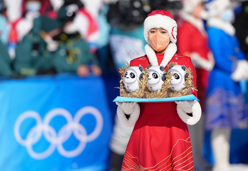 نفاذ تميمة الألعاب الأولمبية الشتوية ببكين بعد يومين من الافتتاح