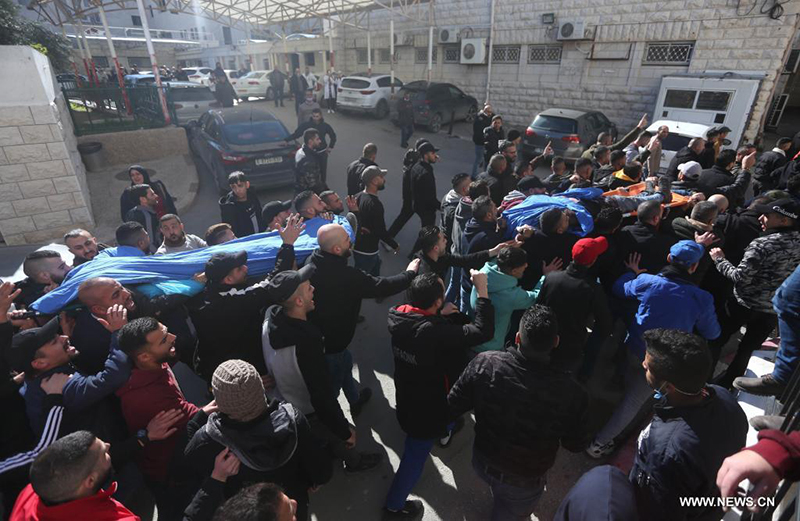 تقرير إخباري : تشييع غاضب لجثامين 3 فلسطينيين قتلوا برصاص الجيش الإسرائيلي في نابلس