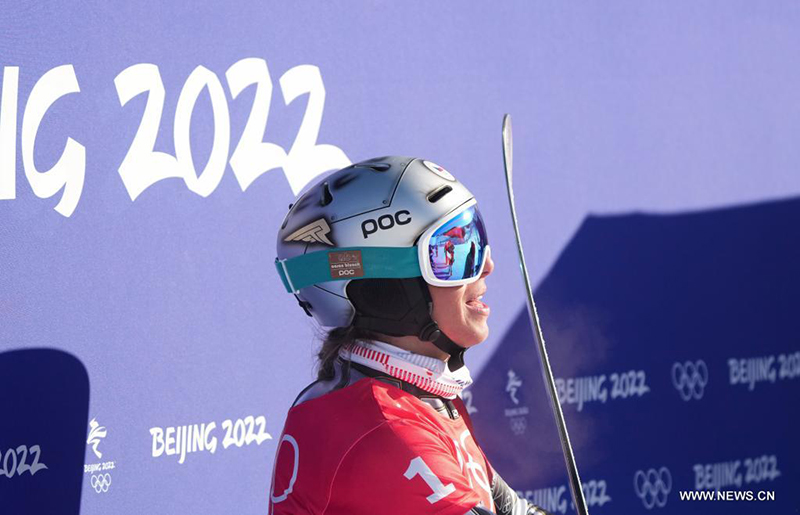 التشيكية إيستر ليديكا تحصد ذهبية منافسات التزلج المتعرج العملاق الموازي سيدات في أولمبياد بكين 2022