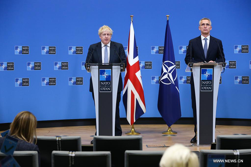 الأمين العام للناتو يبحث مع رئيس الوزراء البريطاني الأزمة في أوكرانيا