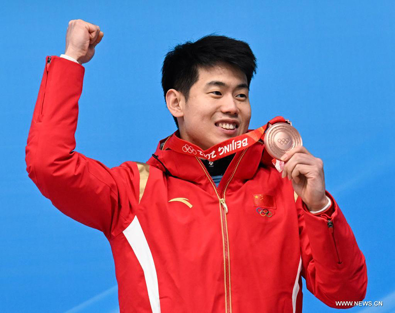 الصيني يان يفوز ببرونزية الزلاجات الصدرية في أولمبياد بكين 2022
