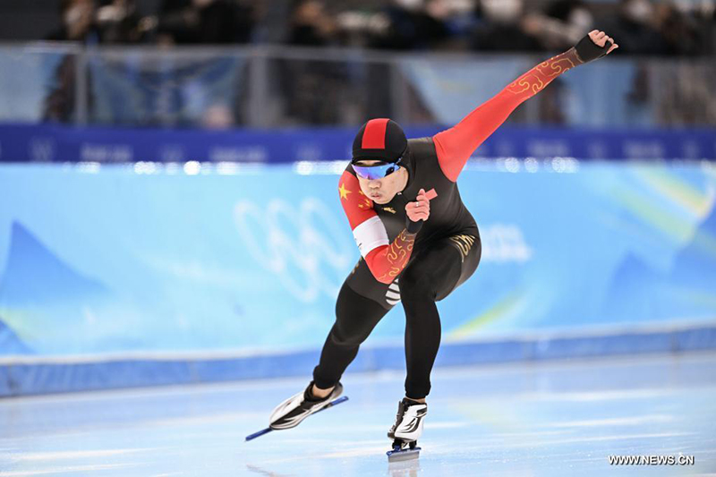 الصيني قاو يسجل رقما أولمبيا قياسيا في سباق التزلج السريع 500 م رجال في دورة الألعاب الأولمبية الشتوية 2022 في بكين
