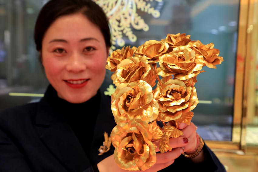 ورود ذهبية للاحتفال بعيد الحب في مقاطعة جيانغسو