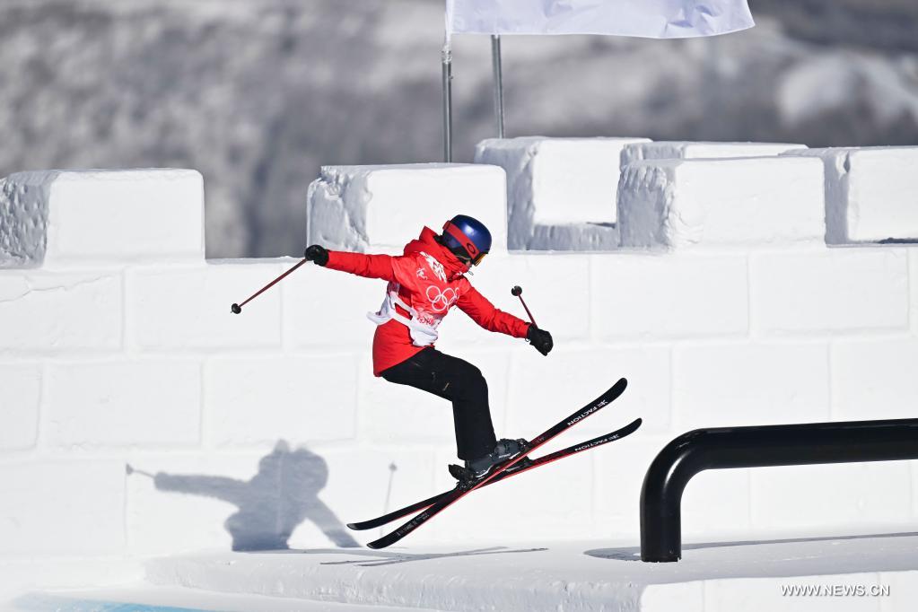 الصينية قو آي لينغ تتأهل لنهائي السلوب ستايل في التزلج الحر خلال أولمبياد بكين الشتوي