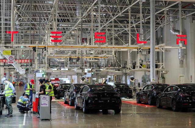 مصنع تسلا في شانغهاي يصدر أكثر من 59 ألف سيارة في يناير