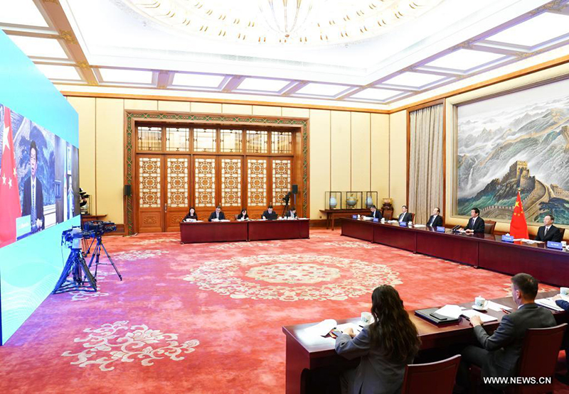 كبير المشرعين الصينيين يعقد محادثات مع رئيس البرلمان الجزائري