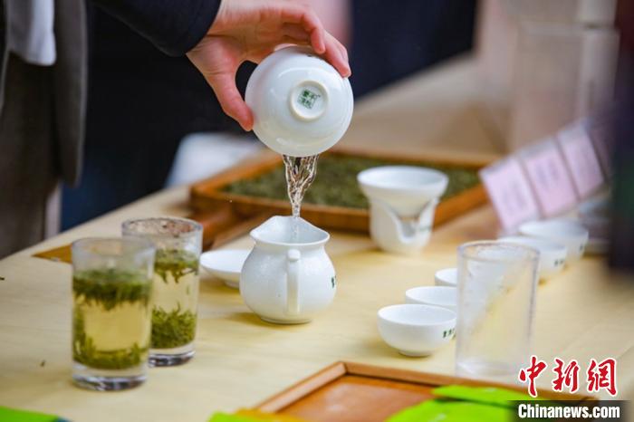 الصينيون استهلكوا 2.3 مليون طن من الشاي في عام 2021