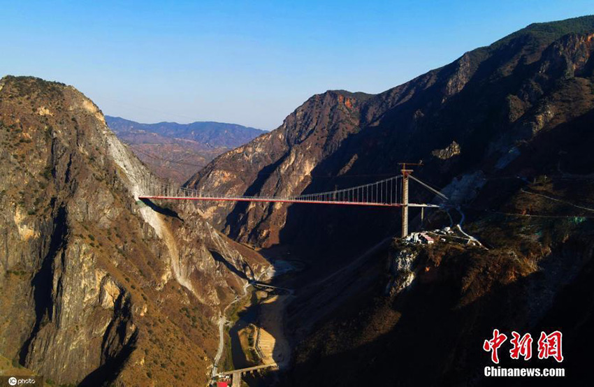 ثلاثة من الأوائل في العالم.. تلاحم جسر ليوتشيجيانغ في جنوب غربي الصين