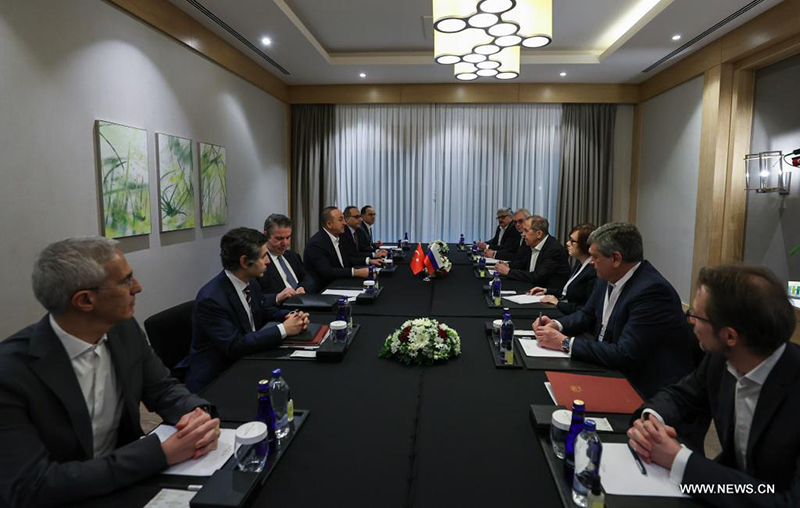وسائل إعلامية: وزيرا الخارجية الروسي والأوكراني يجتمعان في تركيا