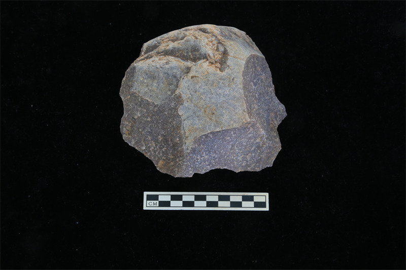 اكتشاف أكثر من 12000 قطعة حجرية من العصر الحجري القديم في شمال غربي الصين