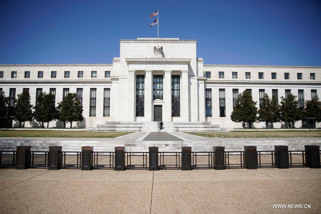 نظام الاحتياطي الفيدرالي الأمريكي يرفع أسعار الفائدة لأول مرة منذ عام 2018 وسط زيادة التضخم