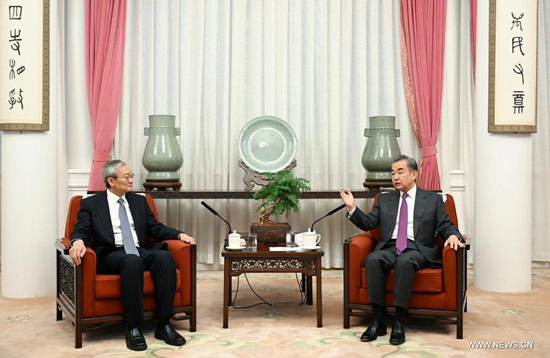 وزير الخارجية الصيني يلتقي الأمين العام لمنظمة شانغهاي للتعاون