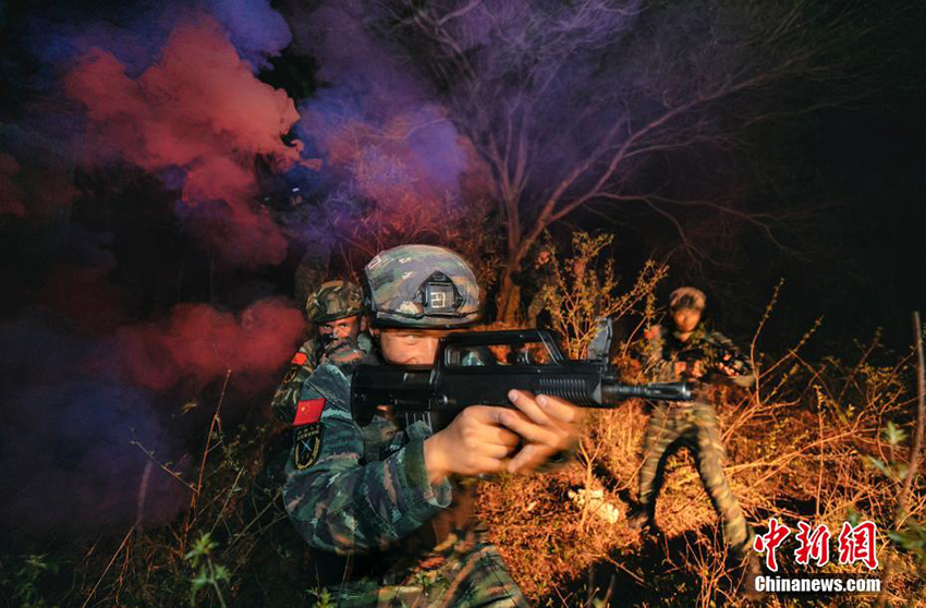 قوانغسي: كيف تتدرب القوات الخاصة على مكافحة الإرهاب في منطقة جبلية؟