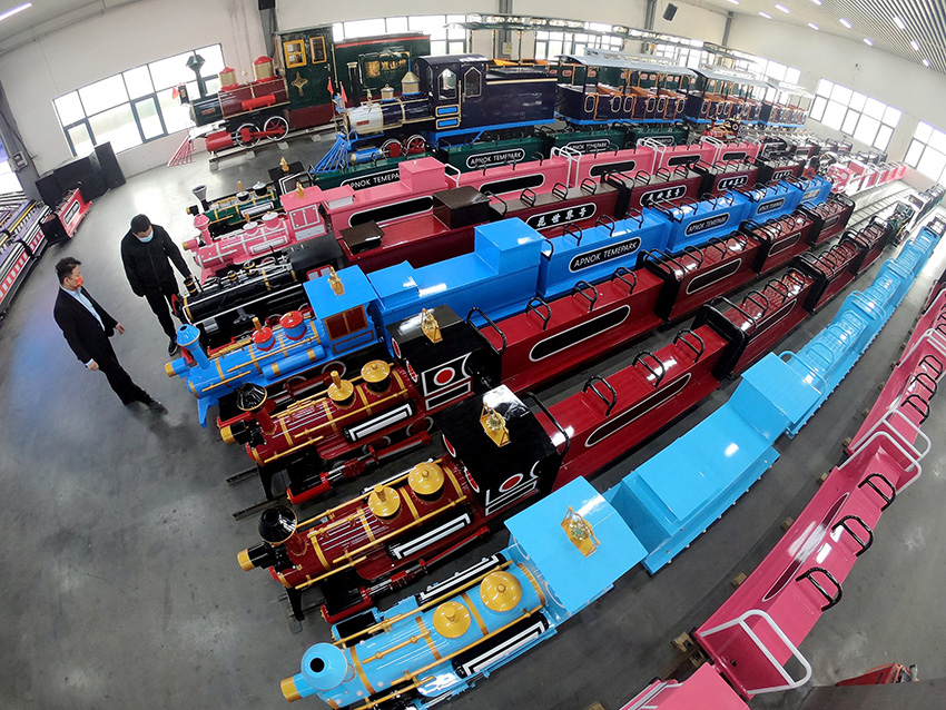 قطارات الجولات السياحية الكهربائية المصنّعة في خنان تشهد إقبالا متزايدا من الأسواق الأجنبية