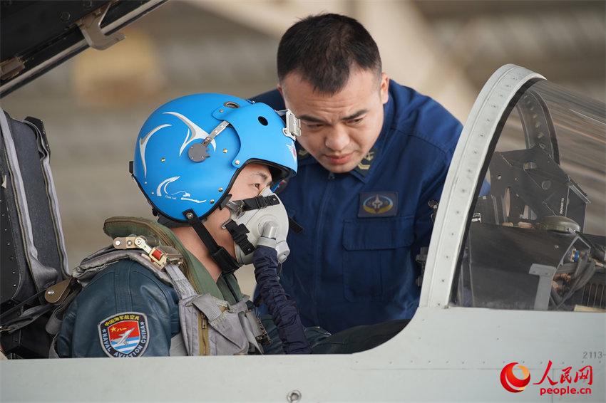 بالصور: تدريبات الحرب الحقيقية لفيلق القوات الجوية الصينية 