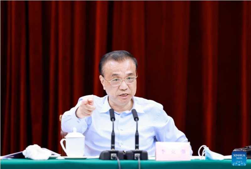 رئيس مجلس الدولة الصيني يشدد على استقرار التوظيف والأسعار لدعم الاقتصاد