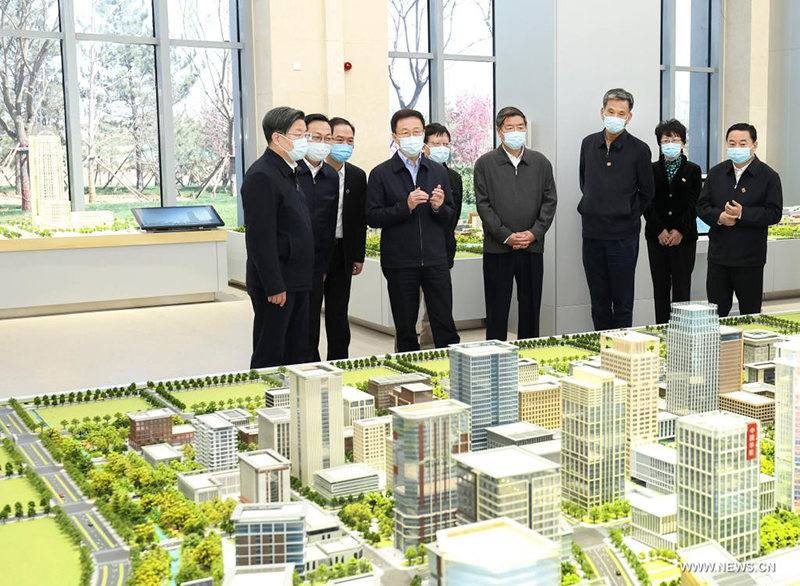 نائب رئيس مجلس الدولة الصيني يشدد على البناء عالي الجودة لمنطقة شيونغآن الجديدة