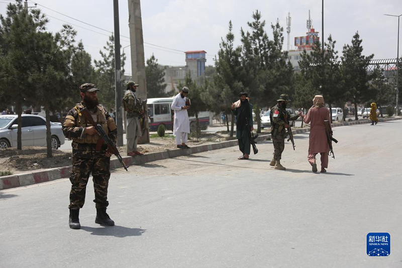 مصرع 34 شخصا على الأقل وإصابة 102 آخرين في انفجارين شمالي أفغانستان