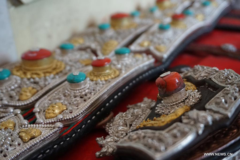 التراث الثقافي غير المادي التبتي يولد من جديد من خلال الوراثة