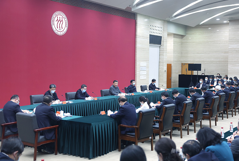 شي يدعو إلى شق طريق جديدة لتطوير جامعات عالمية في الصين