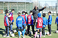 مدرّب سوداني يرافق الأطفال الصينيين لتحقيق أحلامهم في كرة القدم