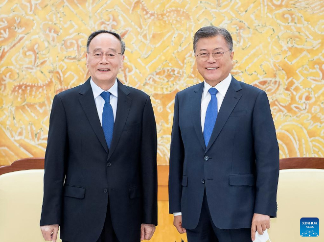 نائب الرئيس الصيني يجتمع مع رئيس كوريا الجنوبية