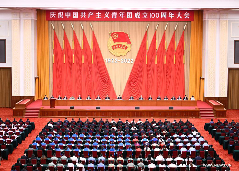 شي يلقي خطابا في تجمع بمناسبة الذكرى المئوية لتأسيس عصبة الشبيبة الشيوعية الصينية