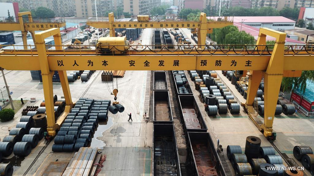 تنفيذ خدمات النقل حسب الطلب في محطة جينان الجنوبية للسكك الحديد بشرقي الصين