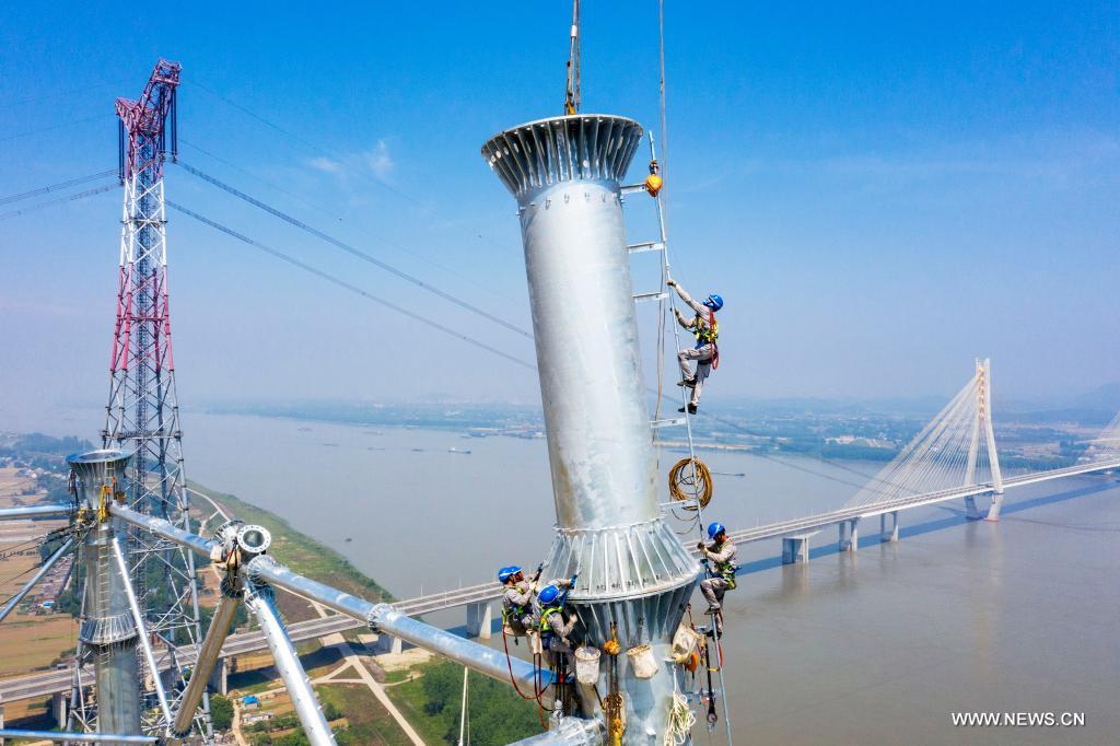 تسريع إنشاء مشروع لنقل الطاقة الكهربائية فائقة الجهد على أكبر نهر في الصين