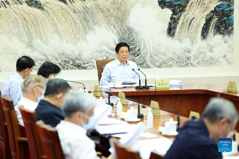 أعلى هيئة تشريعية في الصين تحدد موعد جلسة لجنتها الدائمة